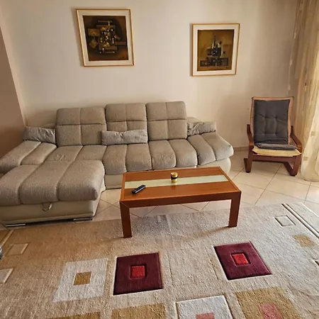 Apartment Eva Mamaia