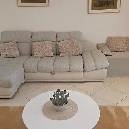 Eva Apartment *